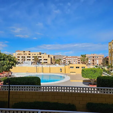 Greenwaves Con Piscina Apartament *